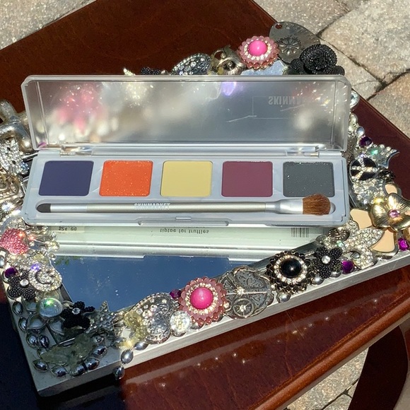 SKINMARKET Other - NEW SKINMARKET “TIPTOE FOR TRUFFLES” EYESHADOW PALETTE